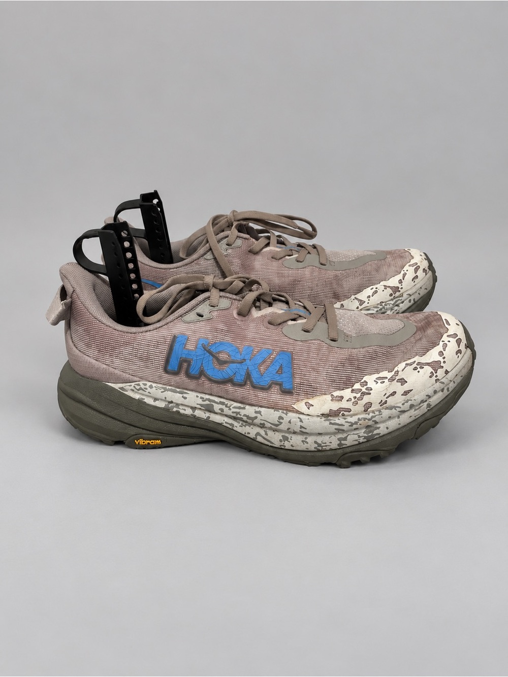 Hoka One Speedgoat 6 size 9D Women's Trail Shoes in Taupe with Blue Logo